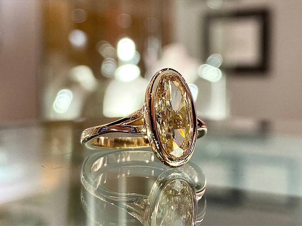 engagement-oval-cut-skinny-05-01