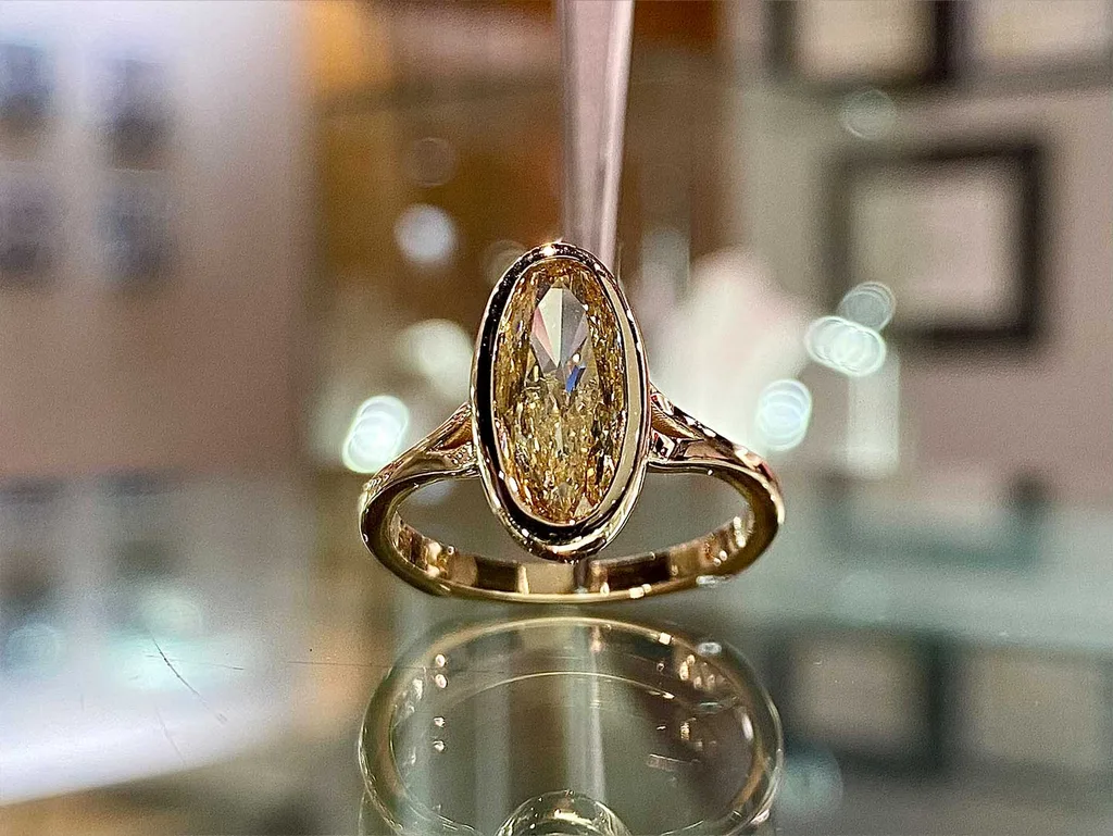 engagement-oval-cut-skinny-05-02