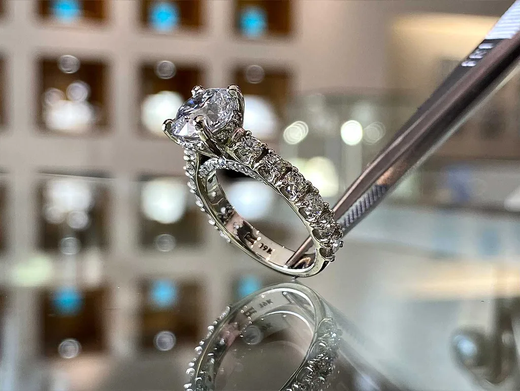 engagement-round-cut-16-02