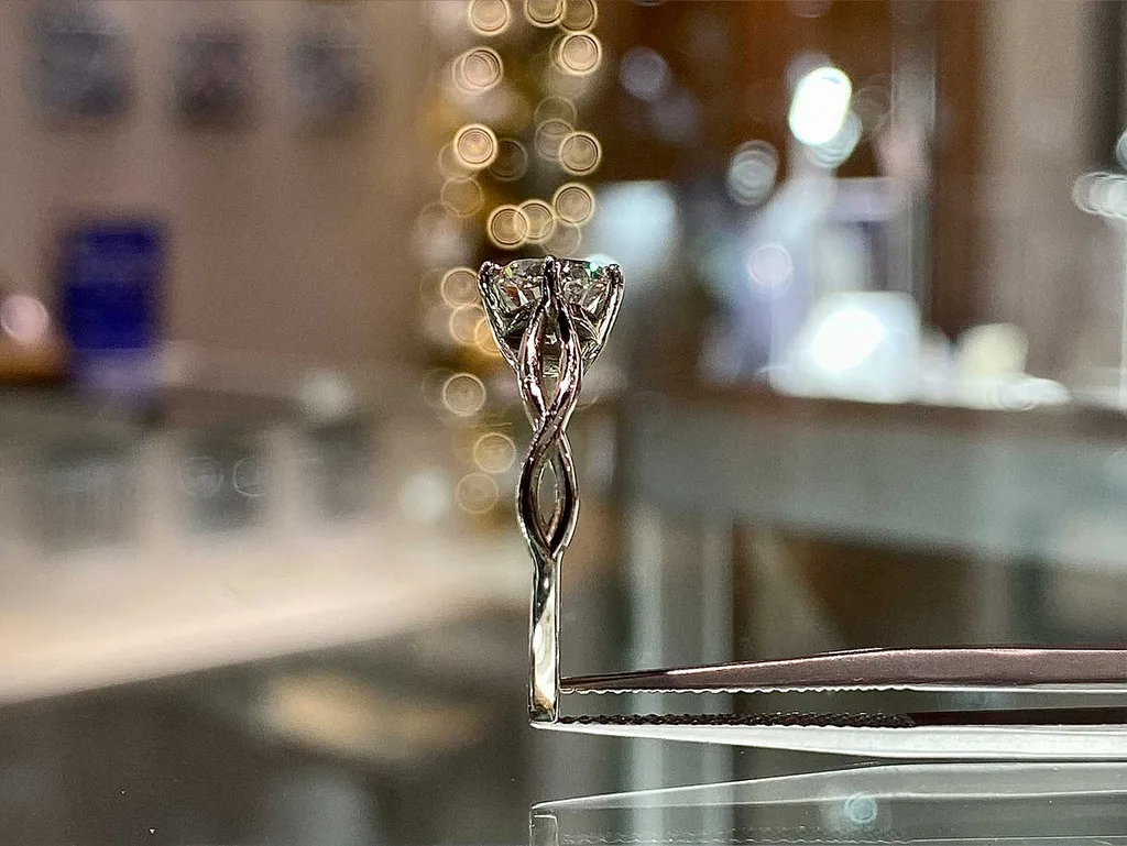 engagement-round-cut-03-02